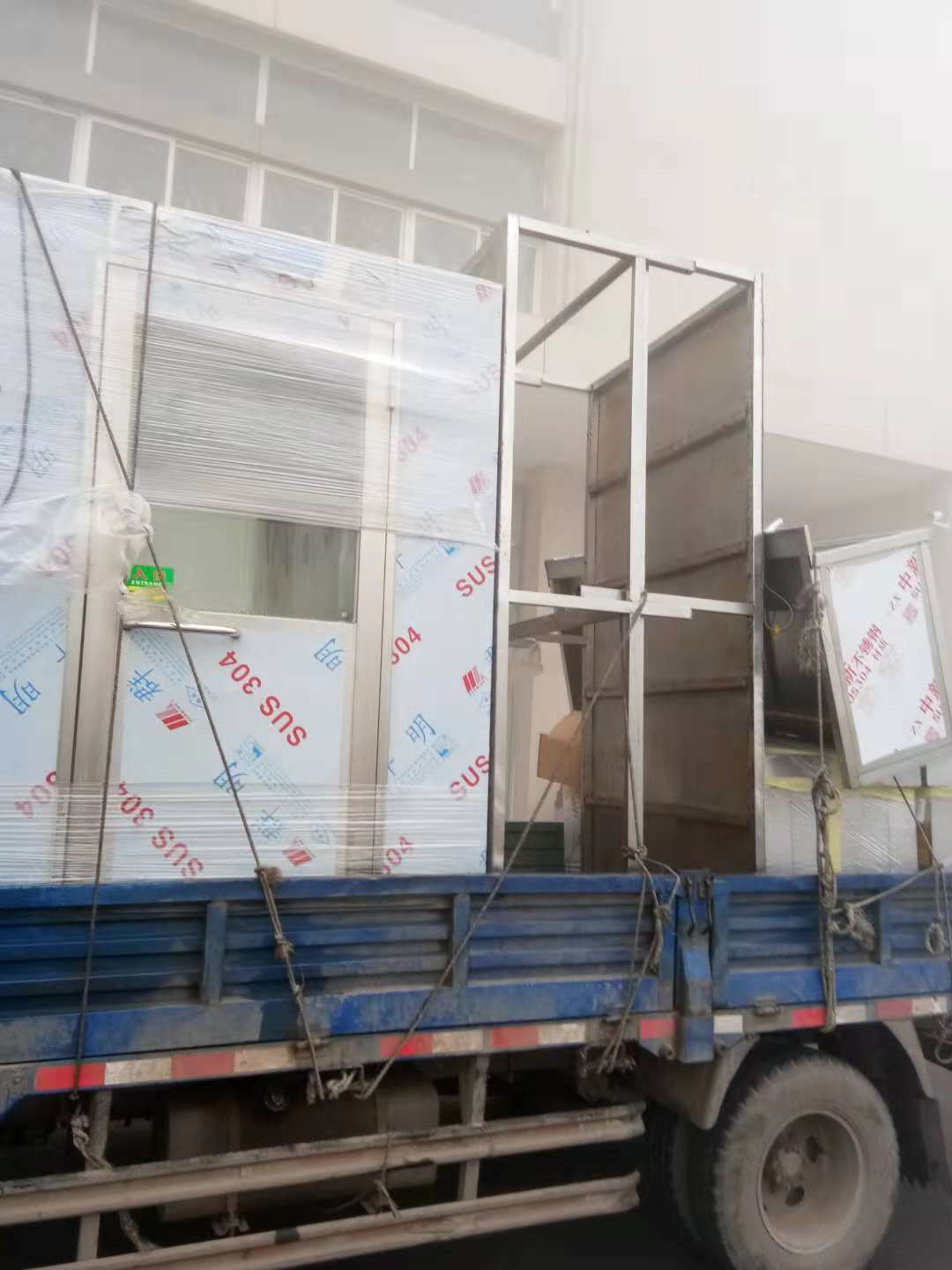 貴港風(fēng)淋室價格:全自動風(fēng)淋室的配置有哪些要求使風(fēng)淋門達到最好狀態(tài)?